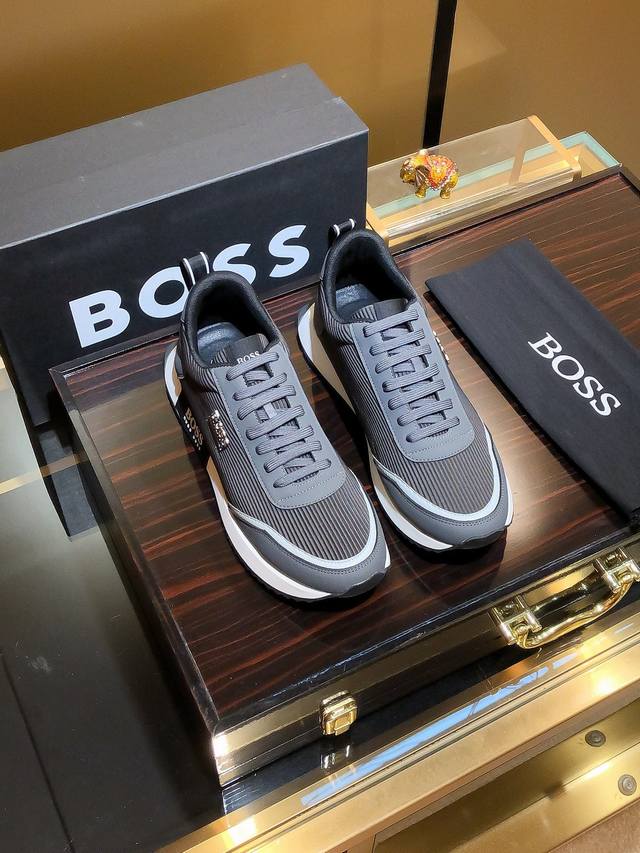 商品名称：Boss 波士 正规码数: 38-44 休闲鞋 商品材料：精选 牛皮网布鞋面，舒适羊皮内里 ；原厂大底。